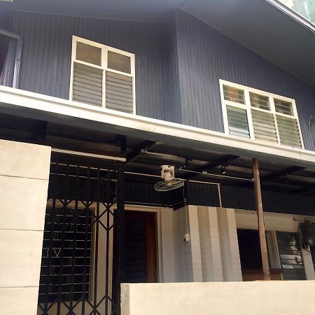The Hub District Hostel And Dorm 마카티 외부 사진
