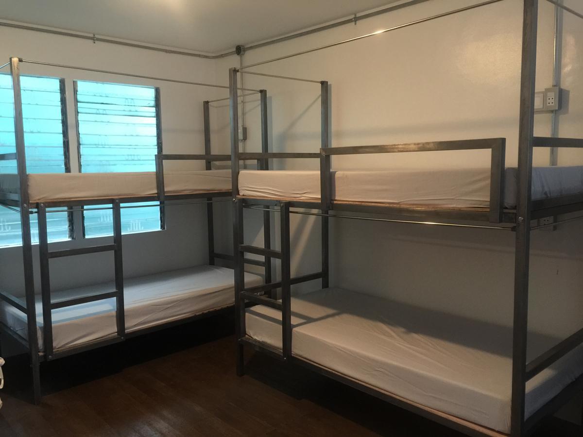 The Hub District Hostel And Dorm 마카티 외부 사진